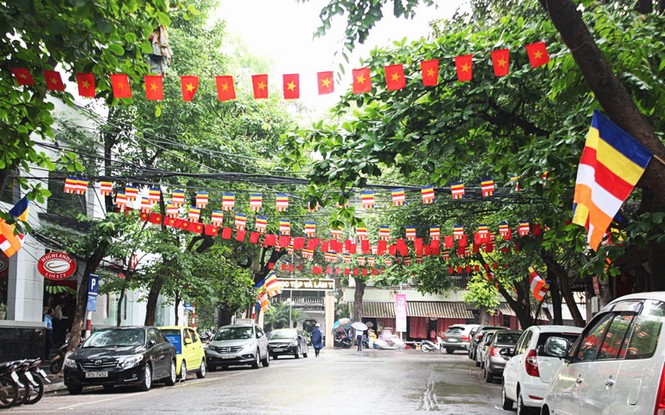 Chùa Hà Nội trang hoàng đón mừng Đại lễ Phật đản - ảnh 9